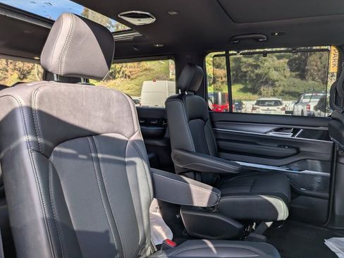 New 2026 Jeep Grand Wagoneer Summit AWD/4WD image 21