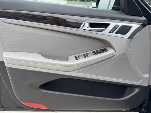 Used 2017 Genesis G80 3.8 RWD image 13