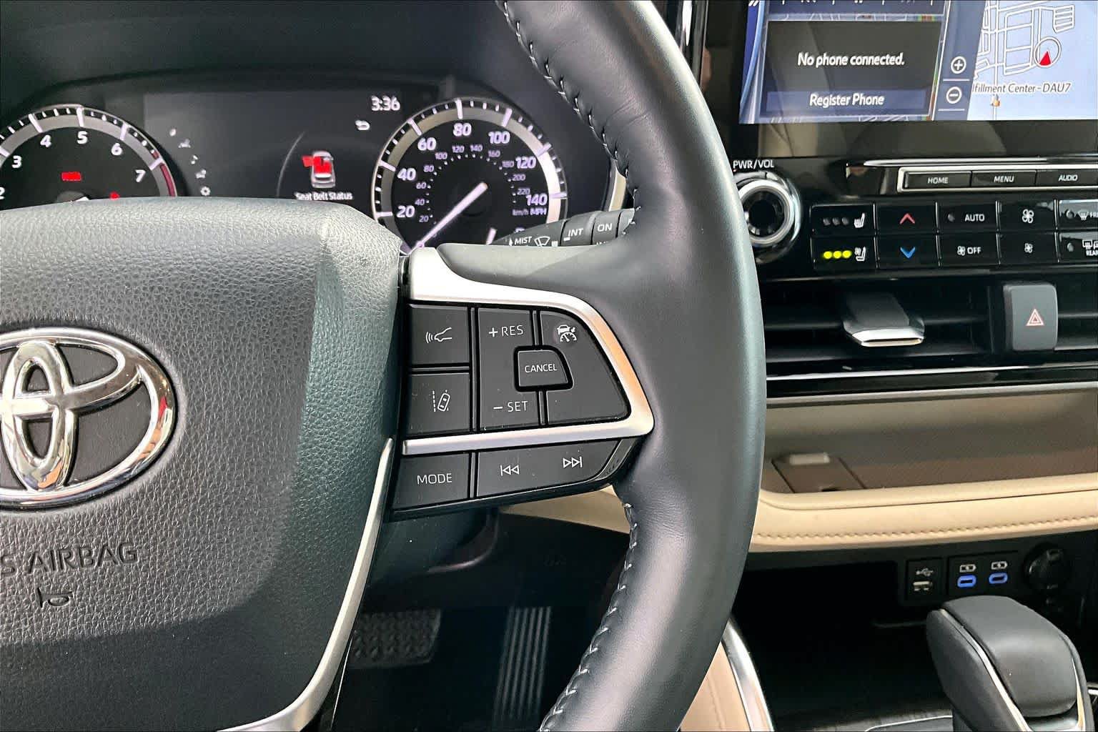 Used 2022 Toyota Highlander Limited AWD/4WD image 24