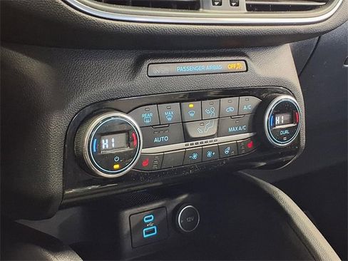 Used 2021 Ford Escape Titanium image 15