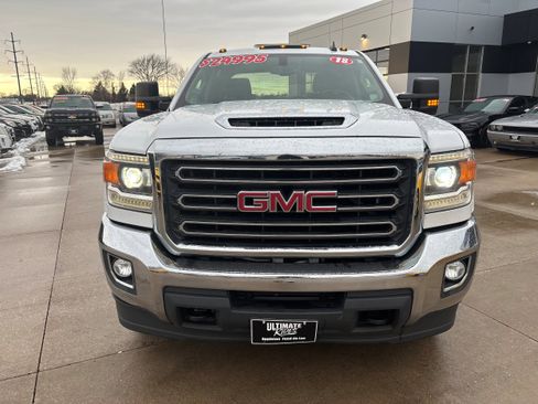 Used 2018 GMC Sierra 3500 SLE w/ SLE Preferred Package image 2