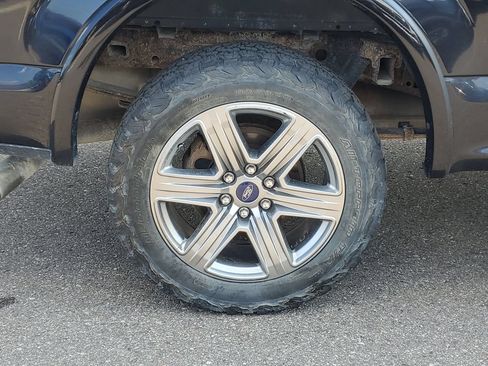 Used 2019 Ford F150 XLT w/ Equipment Group 302A Luxury AWD/4WD image 5