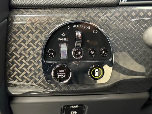 Used 2022 Rolls-Royce Cullinan Black Badge w/ Dark Exterior Package image 85