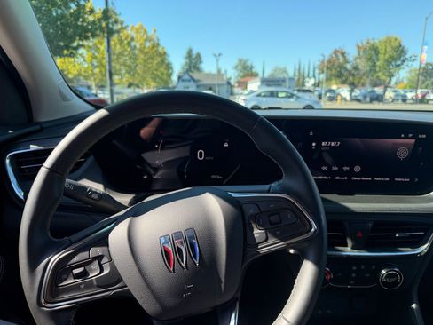 Used 2025 Buick Encore GX Preferred image 32