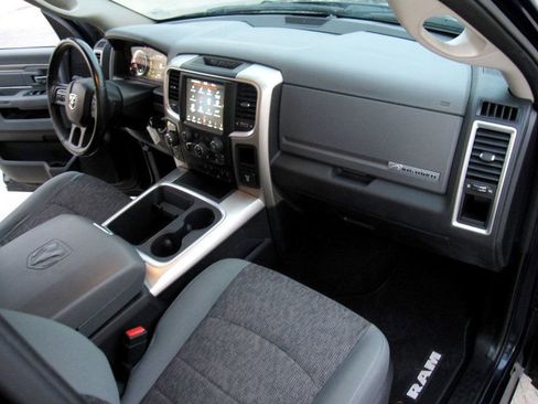 Used 2018 RAM 1500 Big Horn image 25