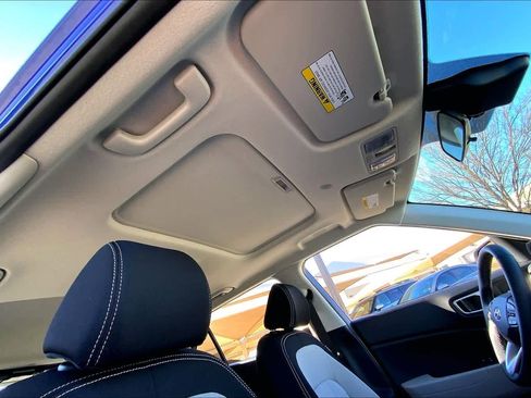 Certified 2025 Hyundai Venue SEL image 13