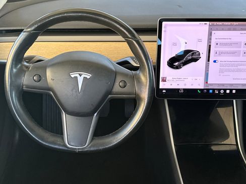 Used 2018 Tesla Model 3 RWD image 14