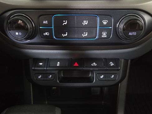 Used 2018 Chevrolet Colorado Z71 image 20