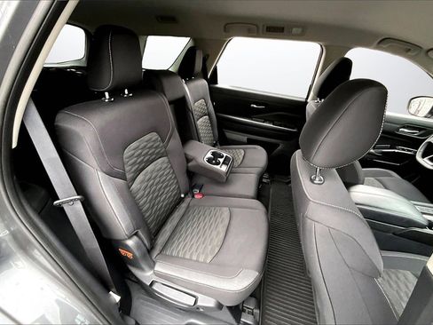 Used 2022 Nissan Pathfinder SV image 22