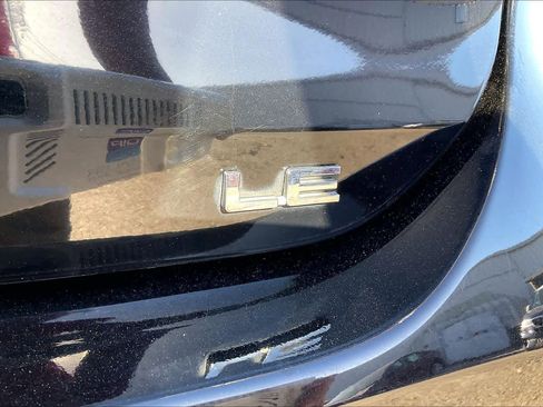 Used 2023 Toyota Highlander LE image 9