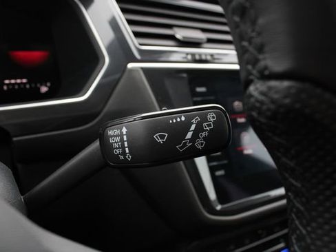 Certified 2023 Volkswagen Tiguan SE R-Line AWD/4WD image 15