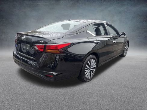 Used 2023 Nissan Altima 2.5 SV image 8