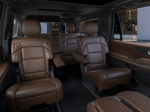 New 2025 Lincoln Navigator L Reserve AWD/4WD image 12