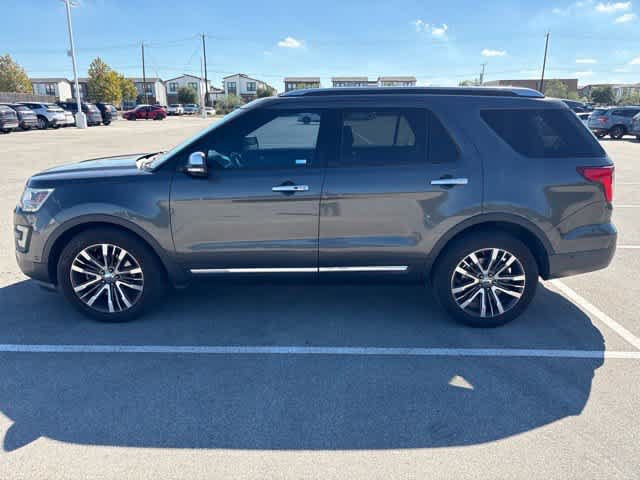 Used 2017 Ford Explorer Platinum AWD/4WD image 2