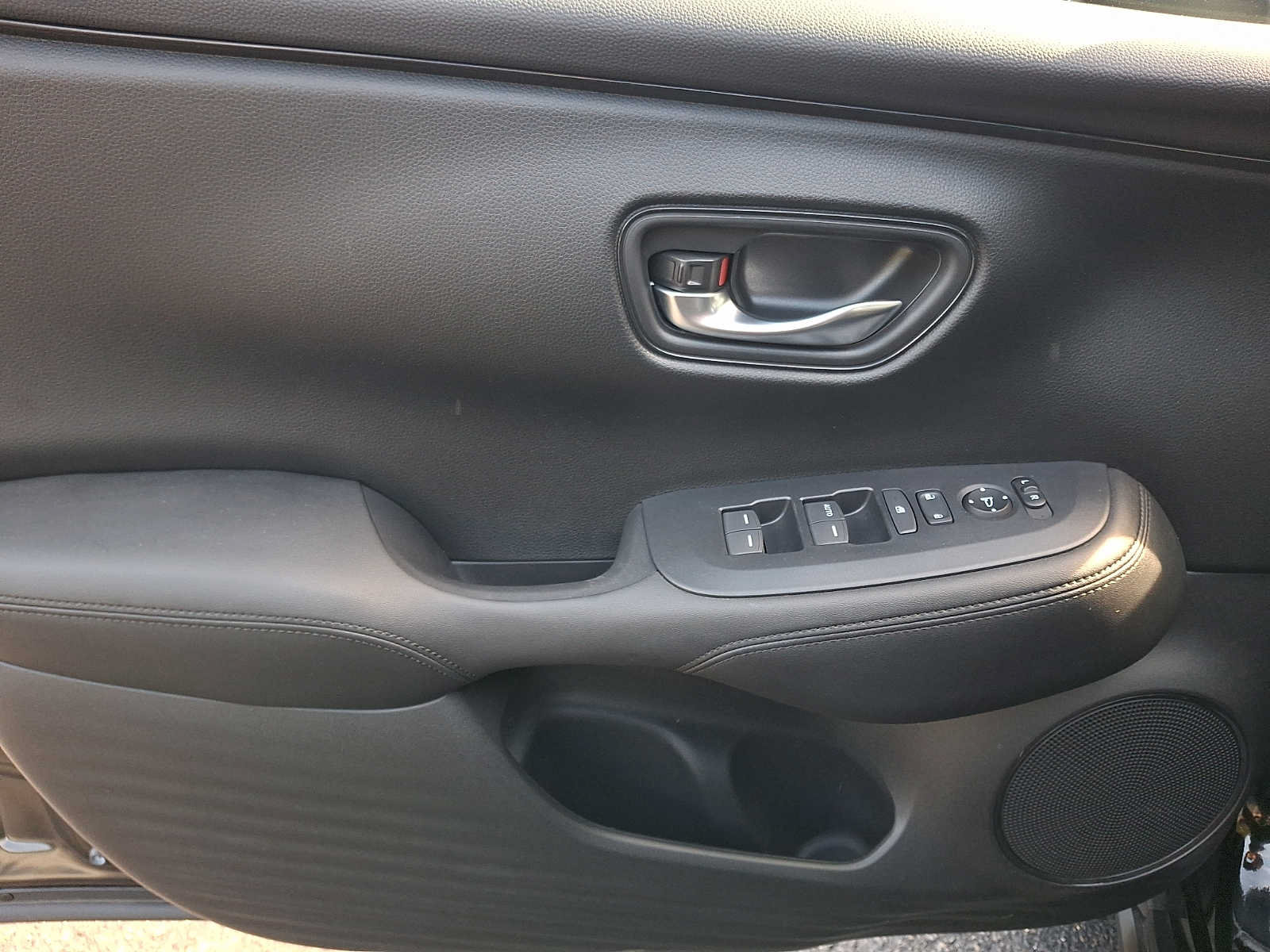 Certified 2024 Honda HR-V LX image 12