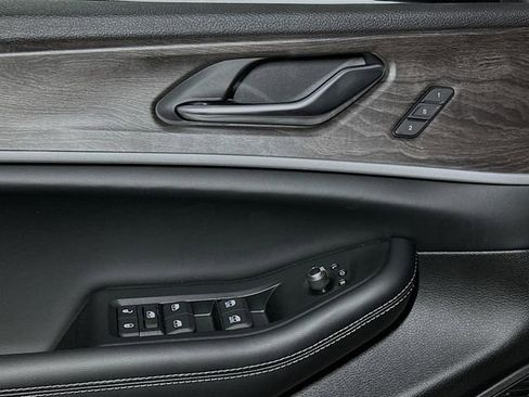 New 2025 Jeep Grand Cherokee L Limited w/ Luxury Tech Group II image 12