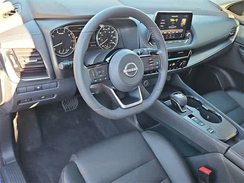 Used 2022 Nissan Rogue SV w/ SV Premium Package image 10