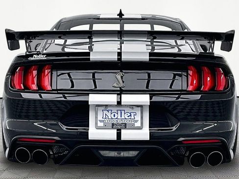 Used 2022 Ford Mustang Shelby GT500 w/ Carbon Fiber Track Pack RWD image 4