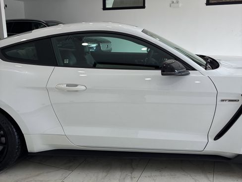 Used 2016 Ford Mustang Shelby GT350 w/ Technology Package RWD image 4