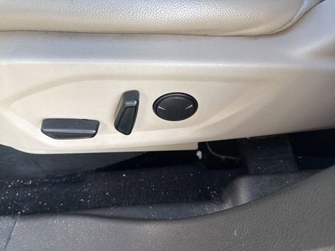 Used 2019 Ford Explorer Limited w/ Class III Trailer Tow Package image 13