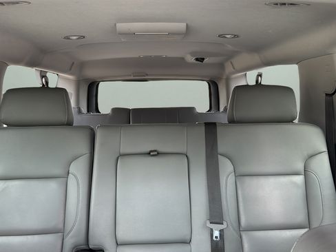 Used 2020 Chevrolet Suburban LT RWD image 16