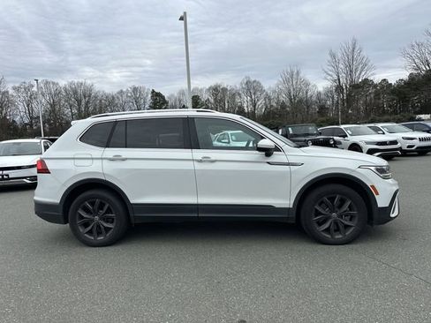 Used 2022 Volkswagen Tiguan SE image 6