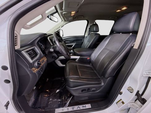 Used 2019 Nissan Titan SL w/ Chrome Package AWD/4WD image 21