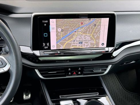 Certified 2024 Volkswagen Atlas Cross Sport SEL Premium R-Line image 5