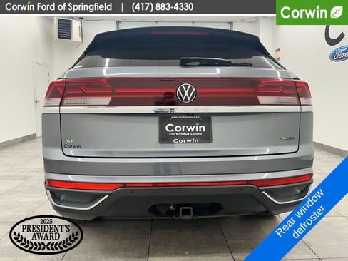 Used 2025 Volkswagen Atlas Cross Sport SE AWD/4WD image 4