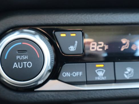 Used 2025 Nissan Versa SR w/ Trunk Package image 21