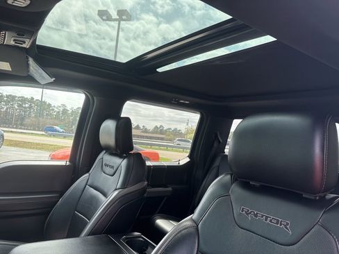 Used 2018 Ford F150 Raptor w/ Equipment Group 802A Luxury image 12