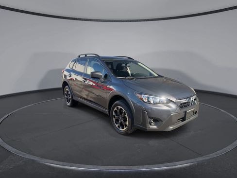 Used 2021 Subaru Crosstrek 2.0i image 2