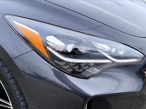 Used 2022 Kia Stinger GT2 image 31