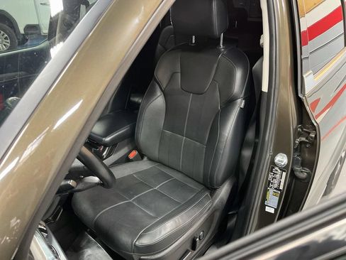 Used 2022 Kia Telluride EX FWD image 19