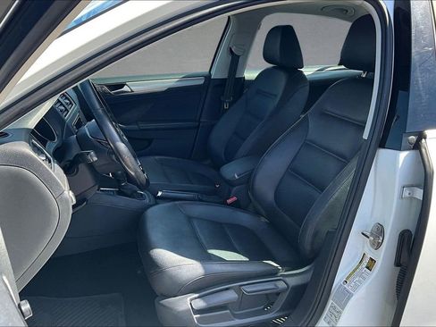 Used 2017 Volkswagen Jetta SE FWD image 22