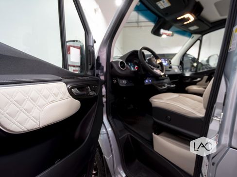 Used 2025 Mercedes-Benz Sprinter 3500 image 15