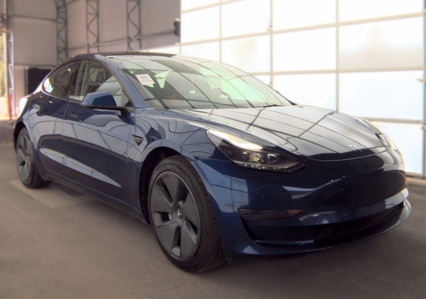 Used 2023 Tesla Model 3 Standard Range RWD image 3