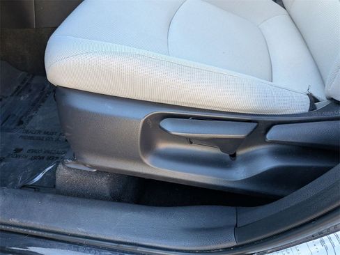 Used 2023 Toyota Corolla Cross LE image 14