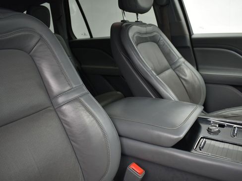 Used 2020 Lincoln Aviator Reserve w/ Class IV Trailer Tow Package image 27