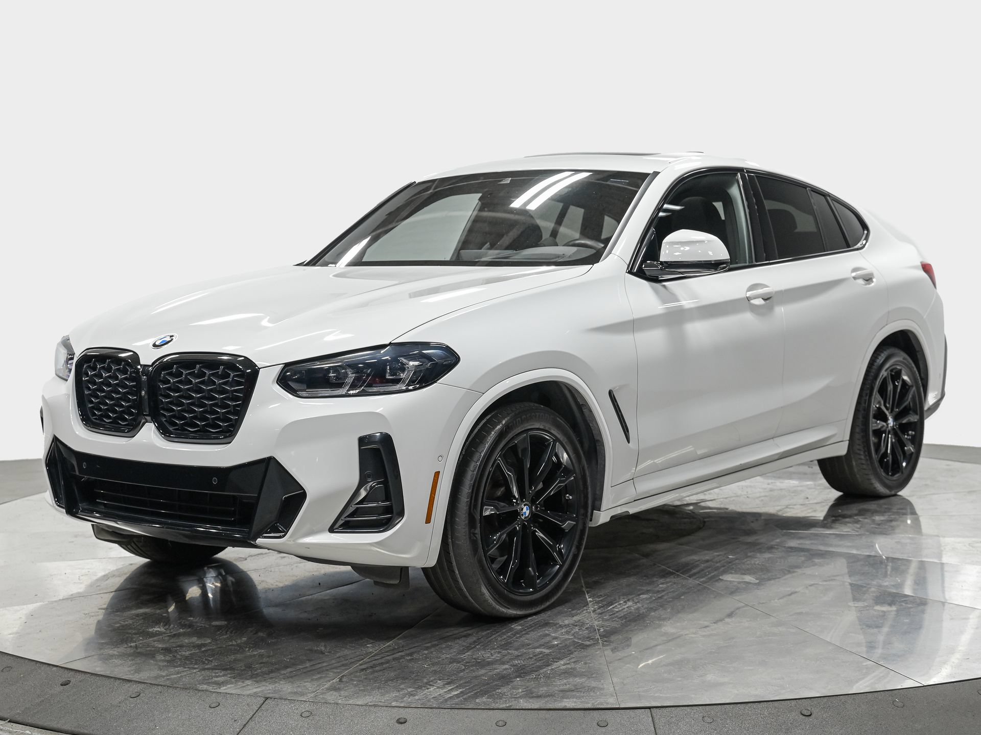 Used 2025 BMW X4 xDrive30i w/ Premium Package AWD/4WD image 1
