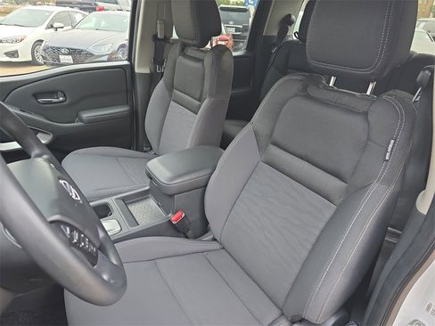 Used 2022 Nissan Frontier SV image 14