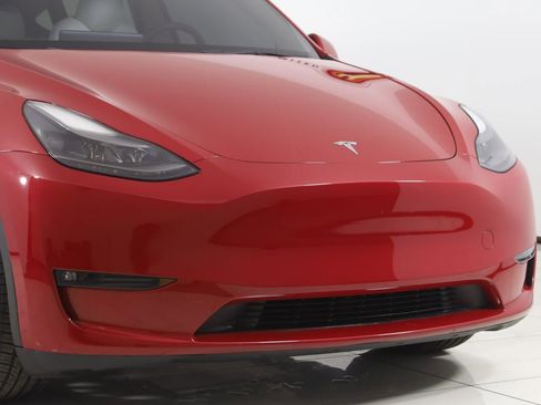 Used 2023 Tesla Model Y Performance image 39