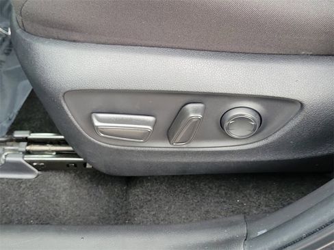 Used 2022 Toyota RAV4 XLE image 19