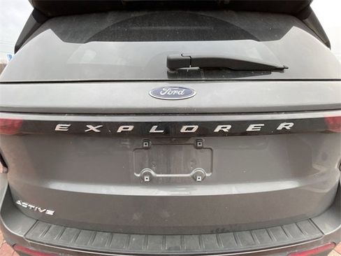 Used 2025 Ford Explorer Active w/ Active Comfort Package image 17