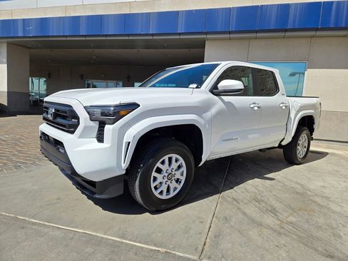 Used 2024 Toyota Tacoma SR5 RWD image 2