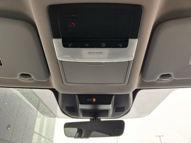 Used 2026 Nissan Rogue SV AWD/4WD image 14
