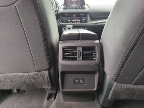 Used 2023 Nissan Rogue SV FWD image 33