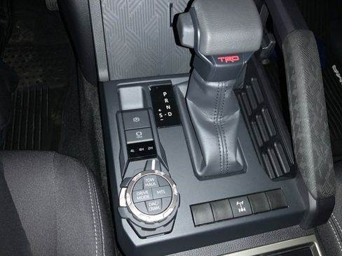 Used 2025 Toyota Tacoma TRD Off-Road image 20