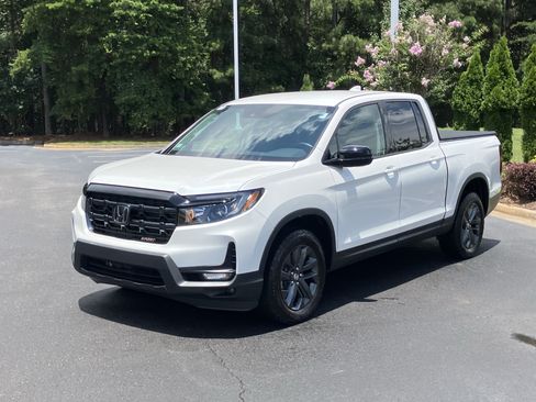 Certified 2025 Honda Ridgeline Sport image 6