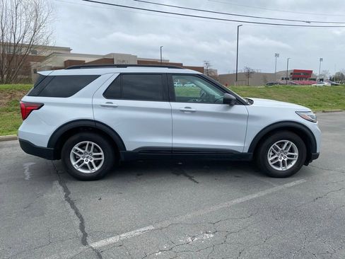 New 2026 Ford Explorer Active RWD image 8